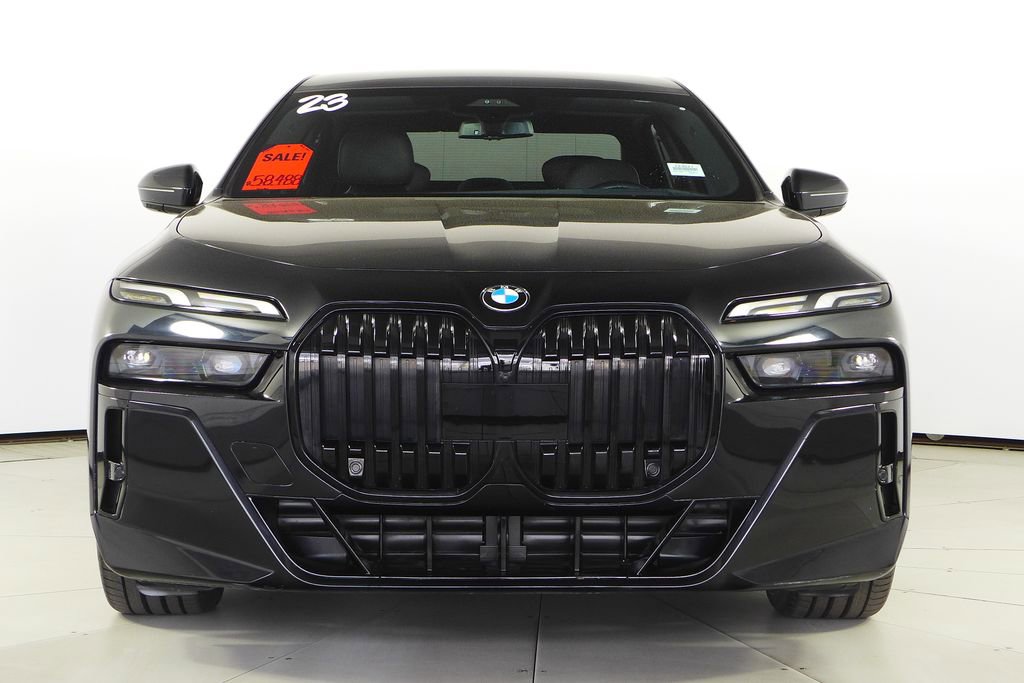 Used 2023 BMW 740i w/ Parking Assistance Package RWD image 3
