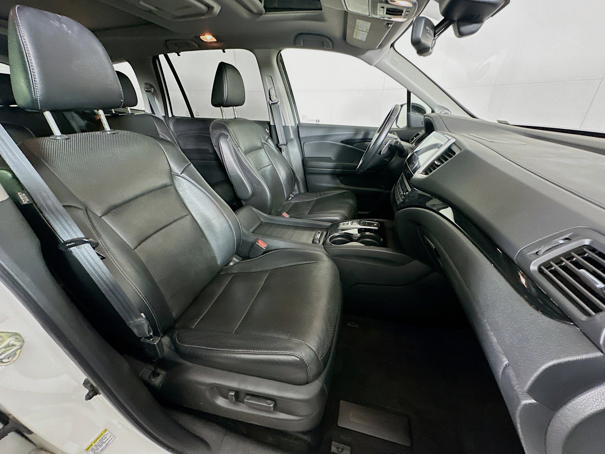 Used 2016 Honda Pilot Elite image 35
