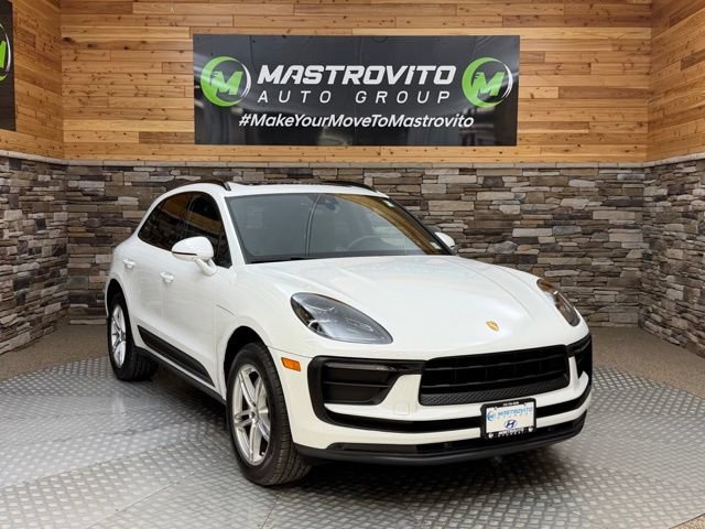 Used 2022 Porsche Macan AWD/4WD image 2