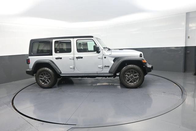 Used 2024 Jeep Wrangler Unlimited Sport AWD/4WD image 23