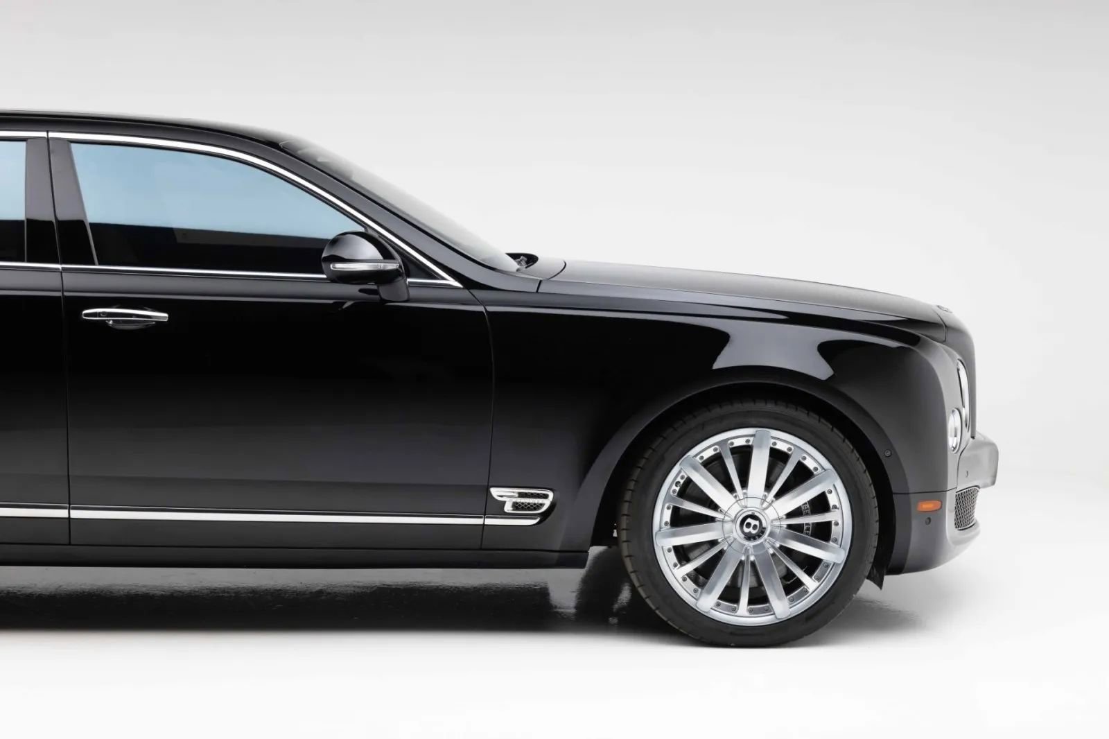 Used 2014 Bentley Mulsanne RWD image 18