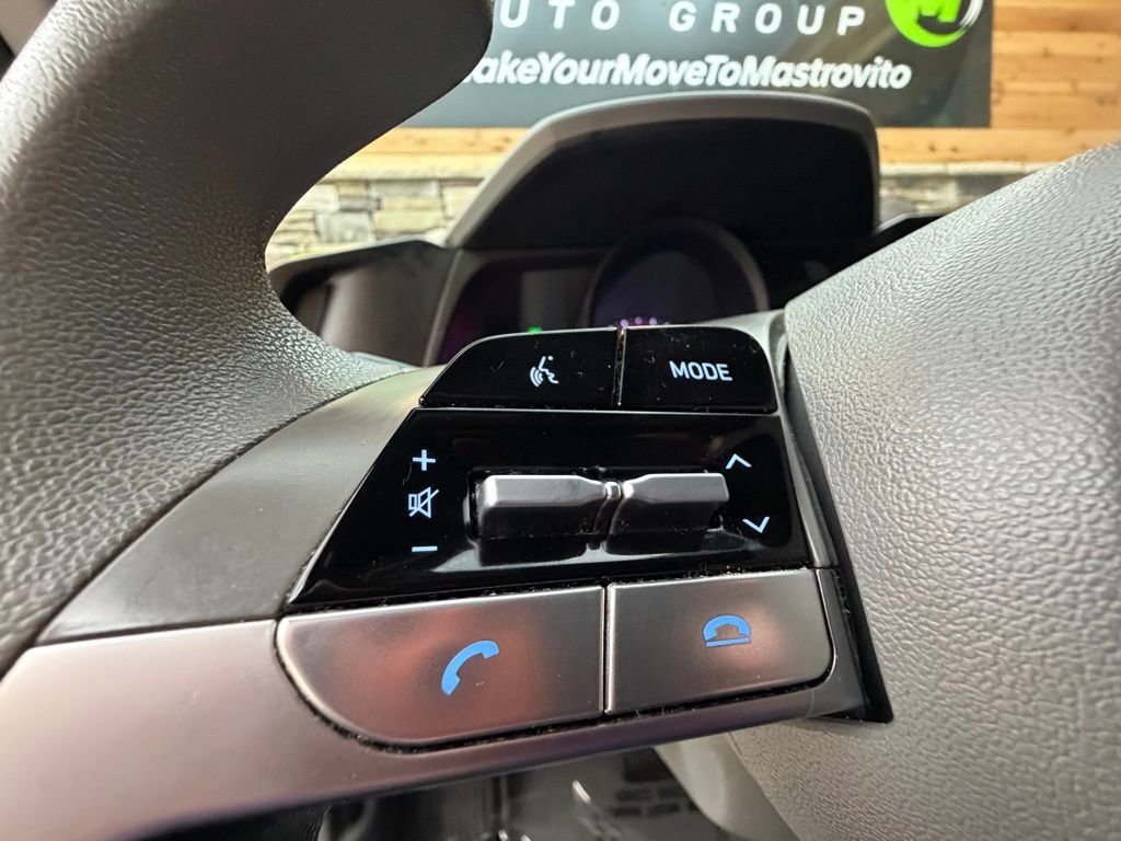 Used 2022 Hyundai Elantra SE image 22