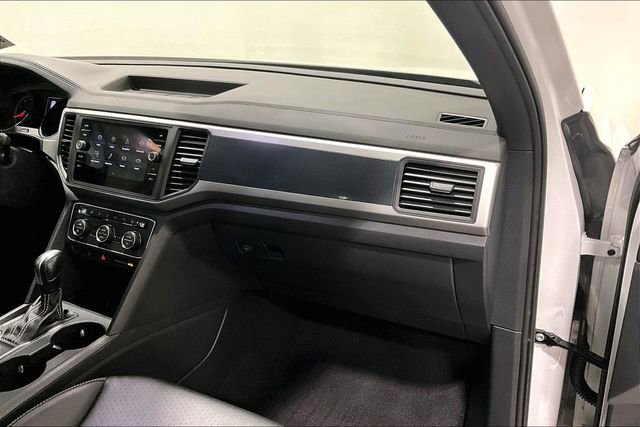 Used 2021 Volkswagen Atlas Cross Sport SE w/ Panoramic Sunroof Package FWD image 15