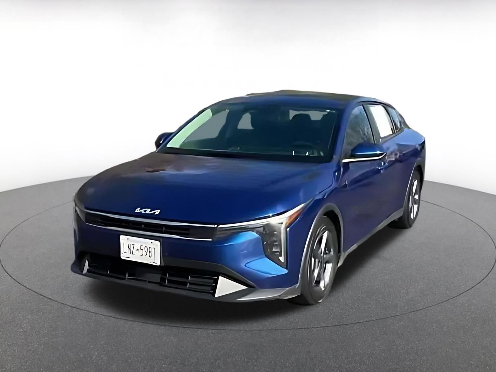 Used 2025 Kia K4 FWD image 3