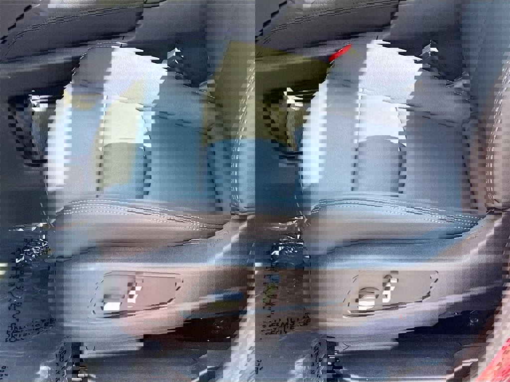 New 2025 Cadillac XT6 Luxury image 19