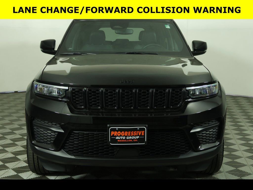 Used 2022 Jeep Grand Cherokee Altitude image 12