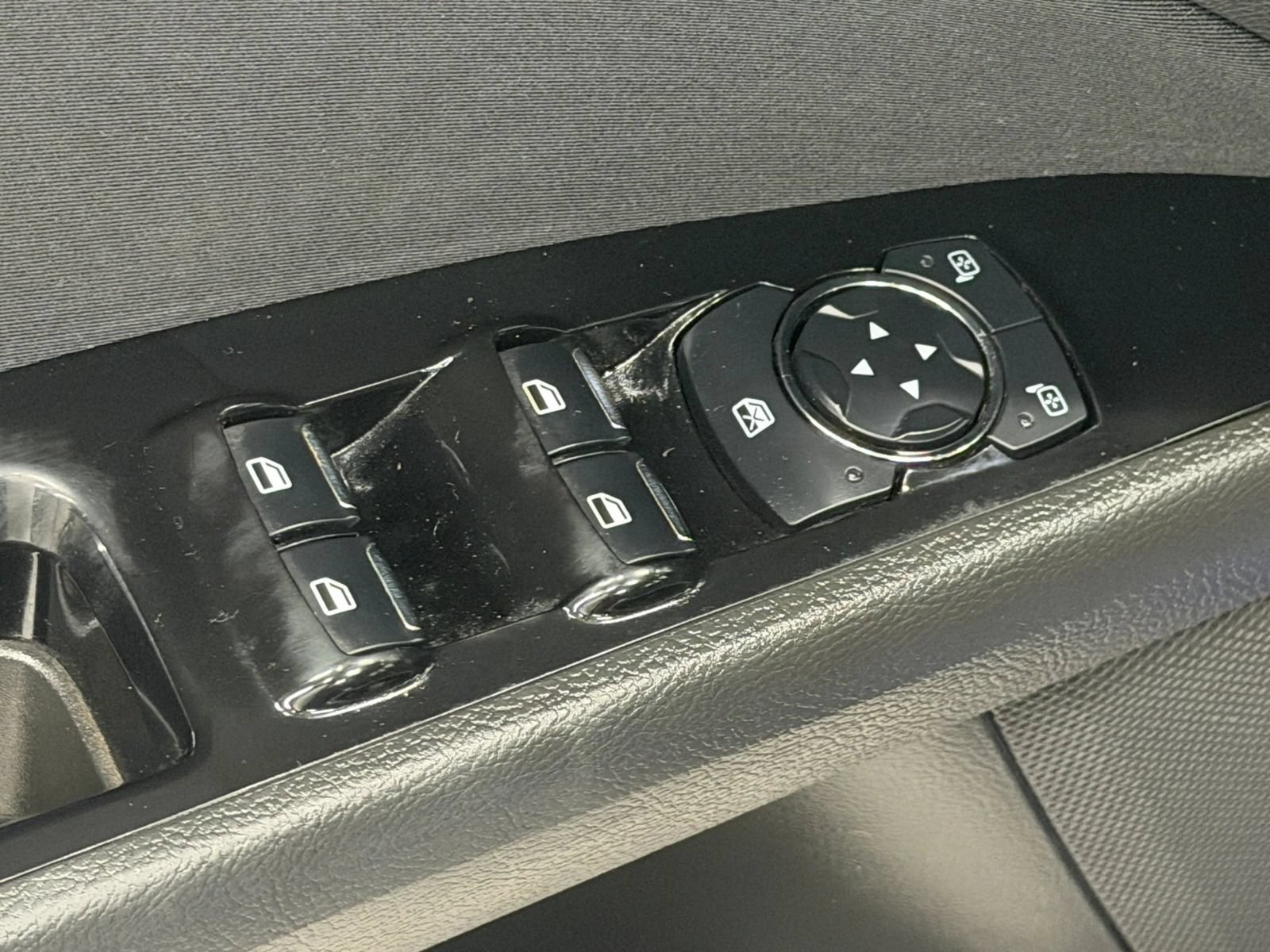 Used 2014 Ford Fusion SE FWD image 22