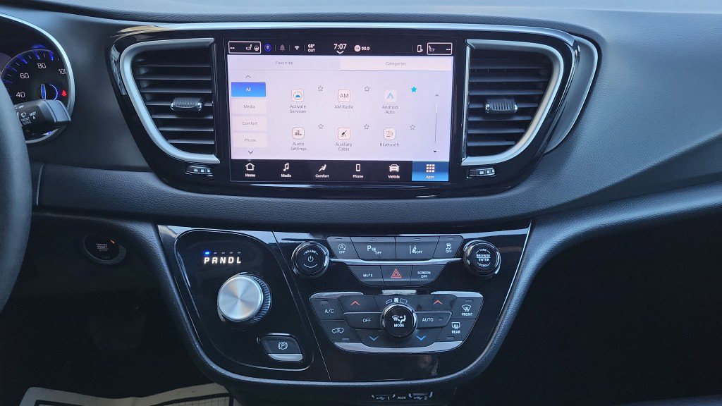 Used 2025 Chrysler Pacifica Select image 30