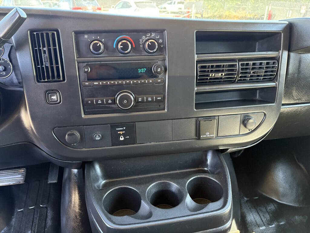 Used 2016 Chevrolet Express 2500 image 13