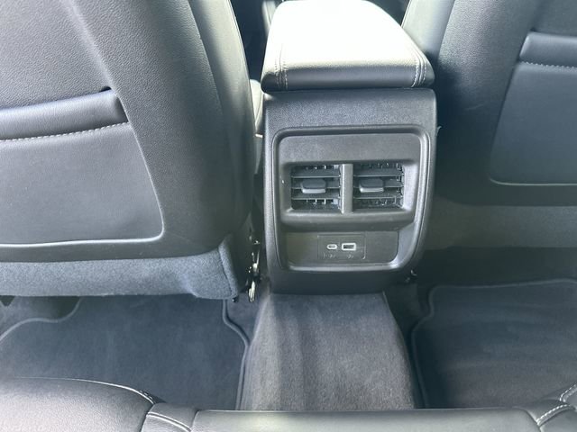 Used 2024 Cadillac XT4 Premium Luxury image 27