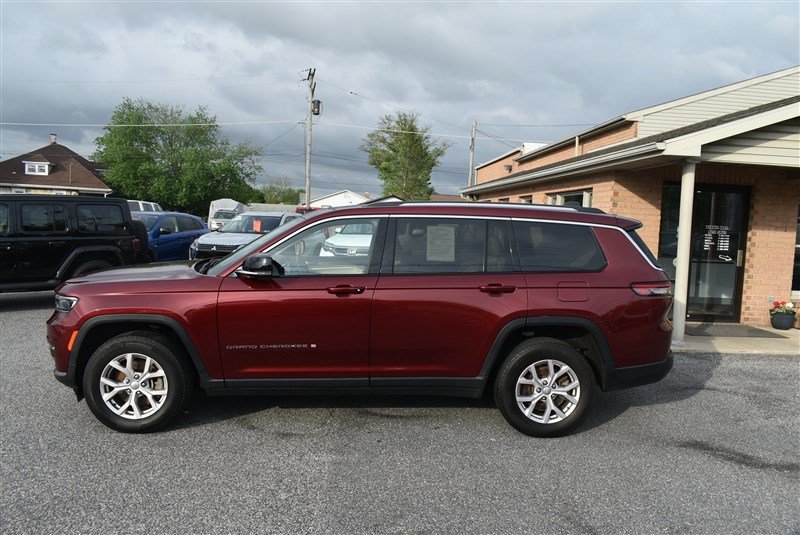 Used 2022 Jeep Grand Cherokee L Limited AWD/4WD image 2