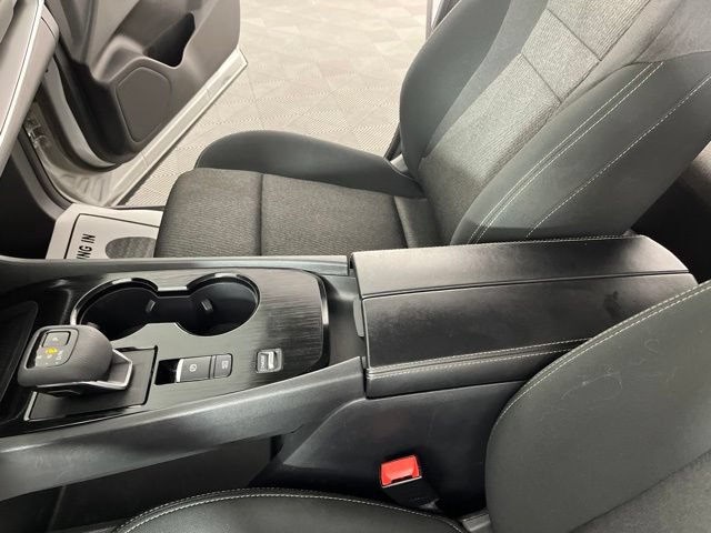 Used 2024 Nissan Rogue SV FWD image 29