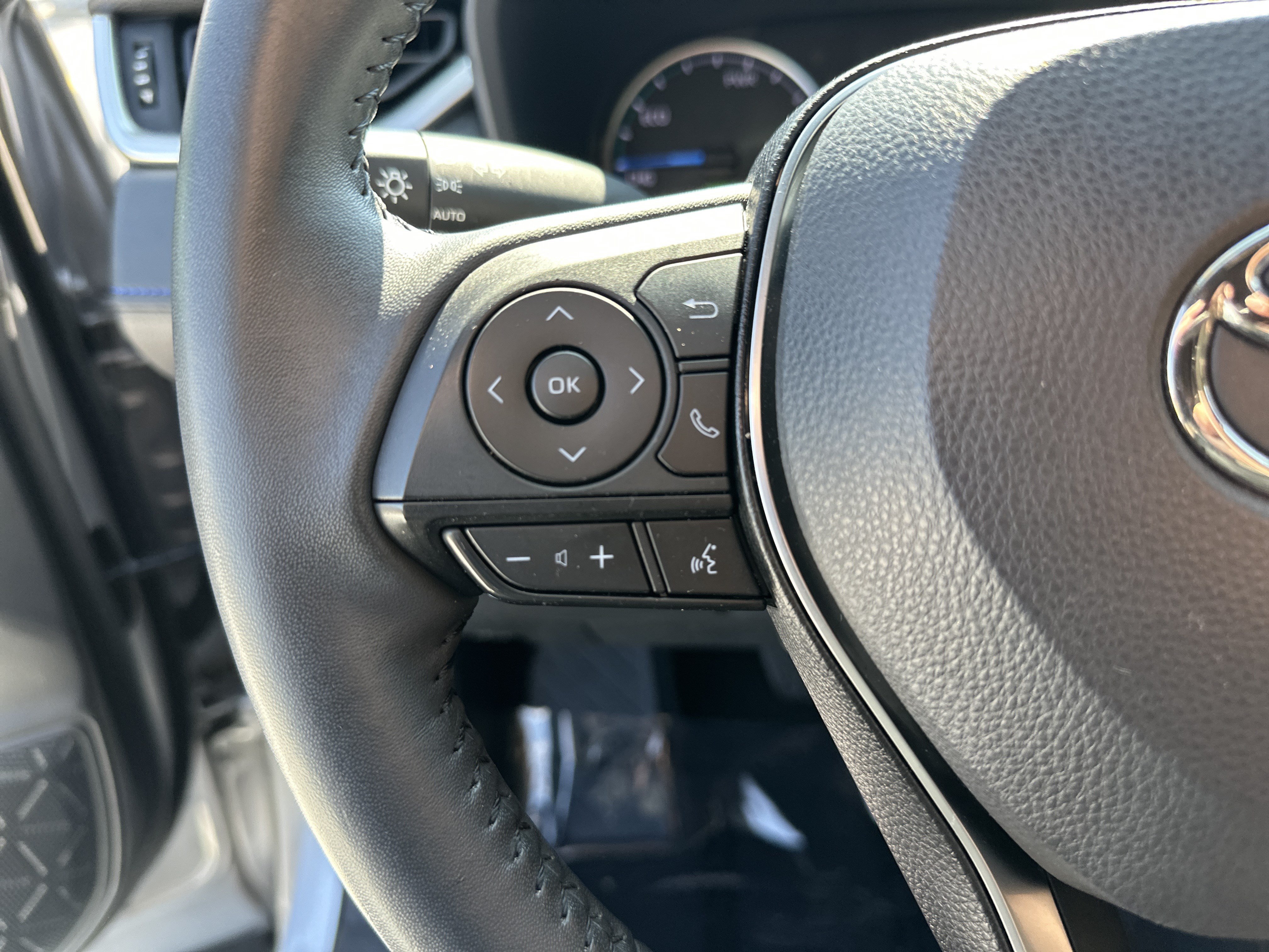 Used 2022 Toyota RAV4 SE AWD/4WD image 16