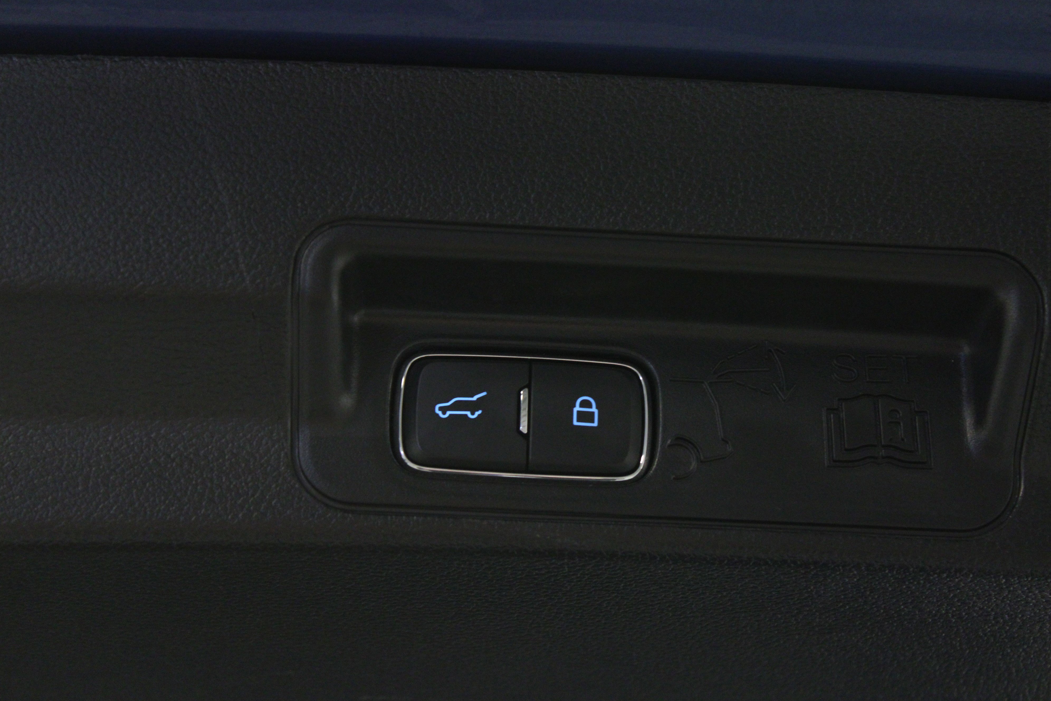 Used 2021 Ford Explorer Limited w/ Equipment Group 301A image 17