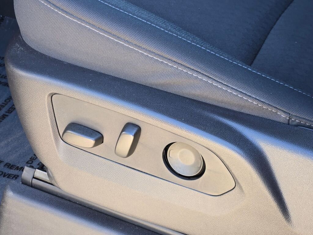 Used 2024 Chevrolet Silverado 1500 LT image 20