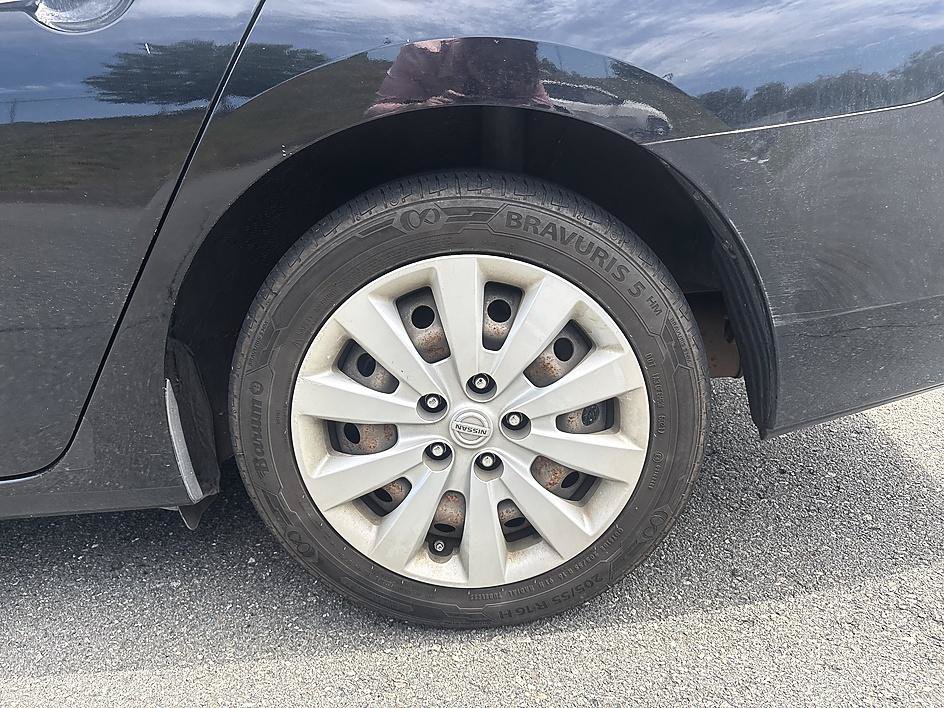 Used 2015 Nissan Sentra SV FWD image 10