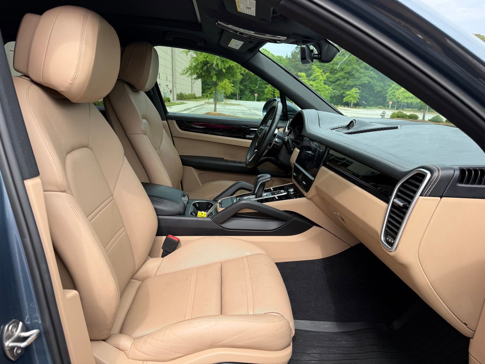 Used 2019 Porsche Cayenne S w/ Premium Package AWD/4WD image 35