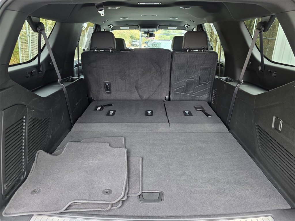 Used 2024 Chevrolet Suburban RST image 14
