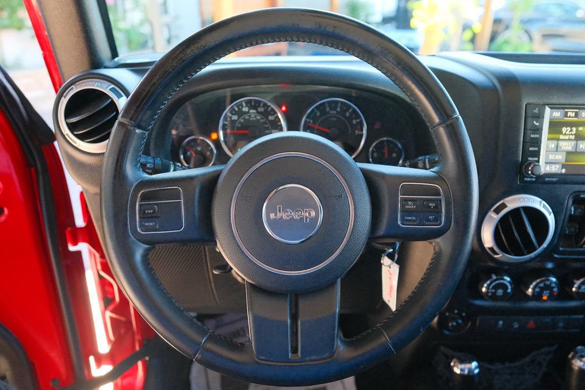 Used 2015 Jeep Wrangler Unlimited Sahara AWD/4WD image 14