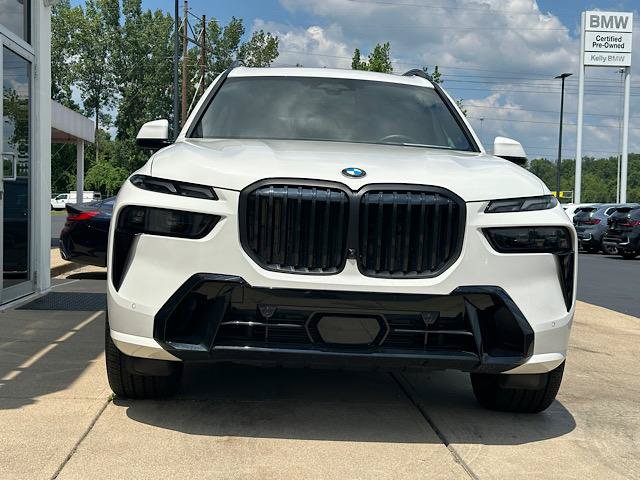 Used 2025 BMW X7 xDrive40i w/ Executive Package AWD/4WD image 2