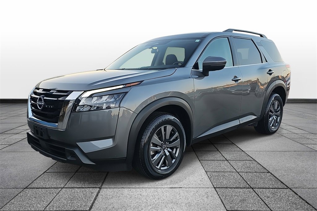 Used 2024 Nissan Pathfinder SV