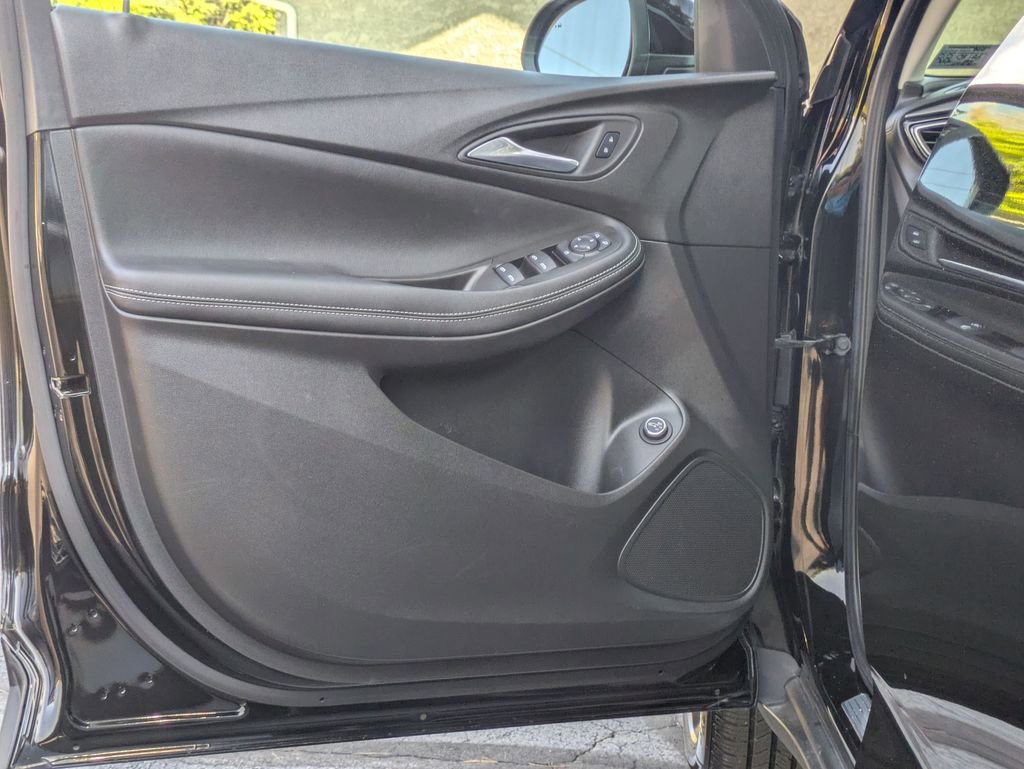 Used 2022 Buick Encore GX Select image 10