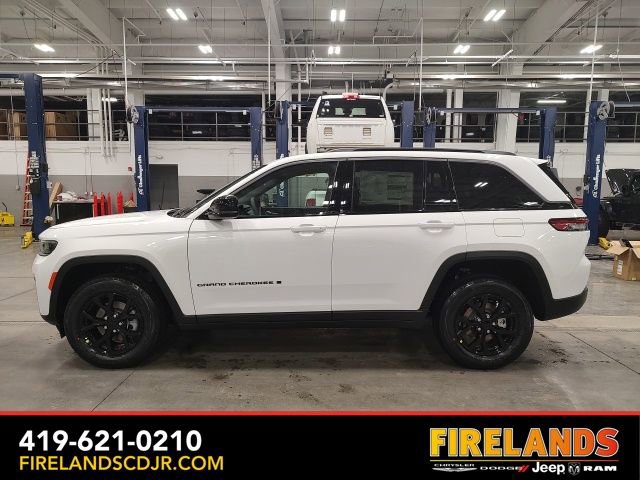 New 2026 Jeep Grand Cherokee Laredo image 6