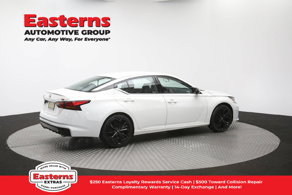 Used 2024 Nissan Altima 2.5 SR FWD image 39