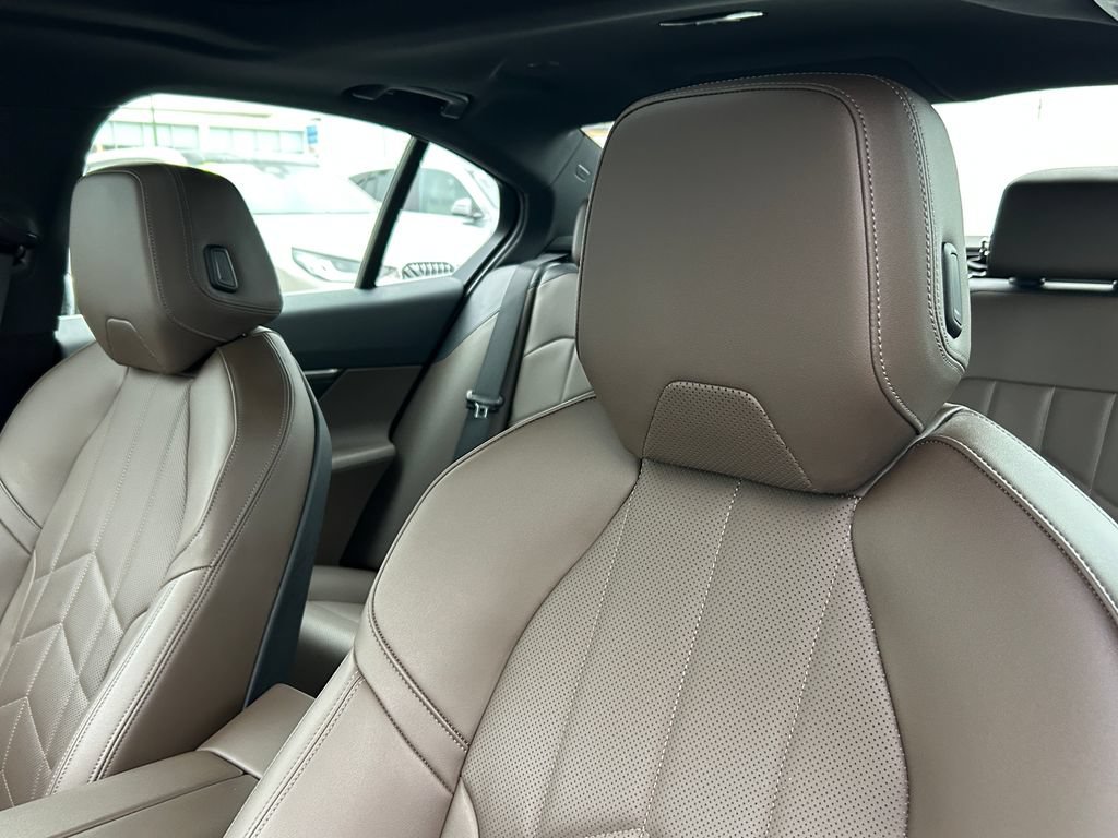 Used 2024 BMW i5 eDrive40i w/ M Sport Package RWD image 14