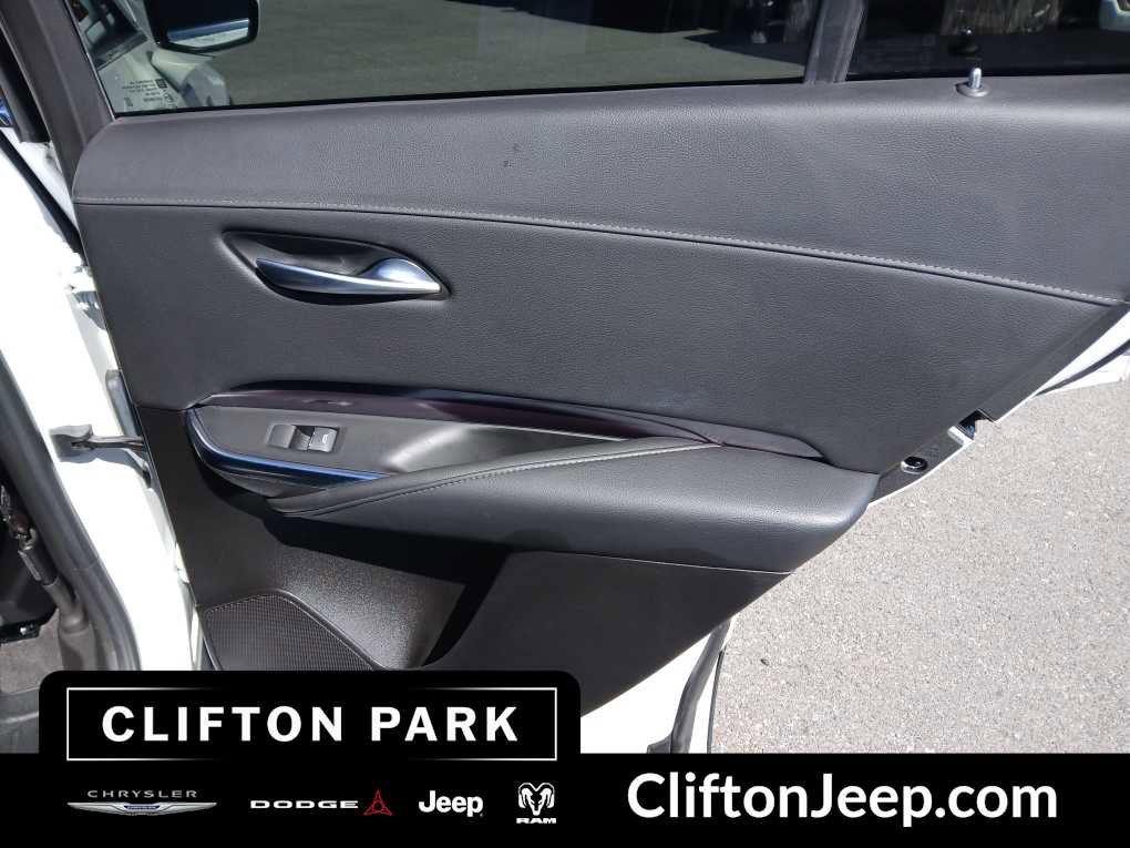 Used 2022 Cadillac XT4 Luxury w/ Cold Weather Package image 16