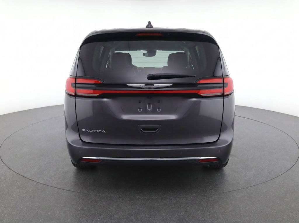 Used 2023 Chrysler Pacifica Touring-L FWD image 7