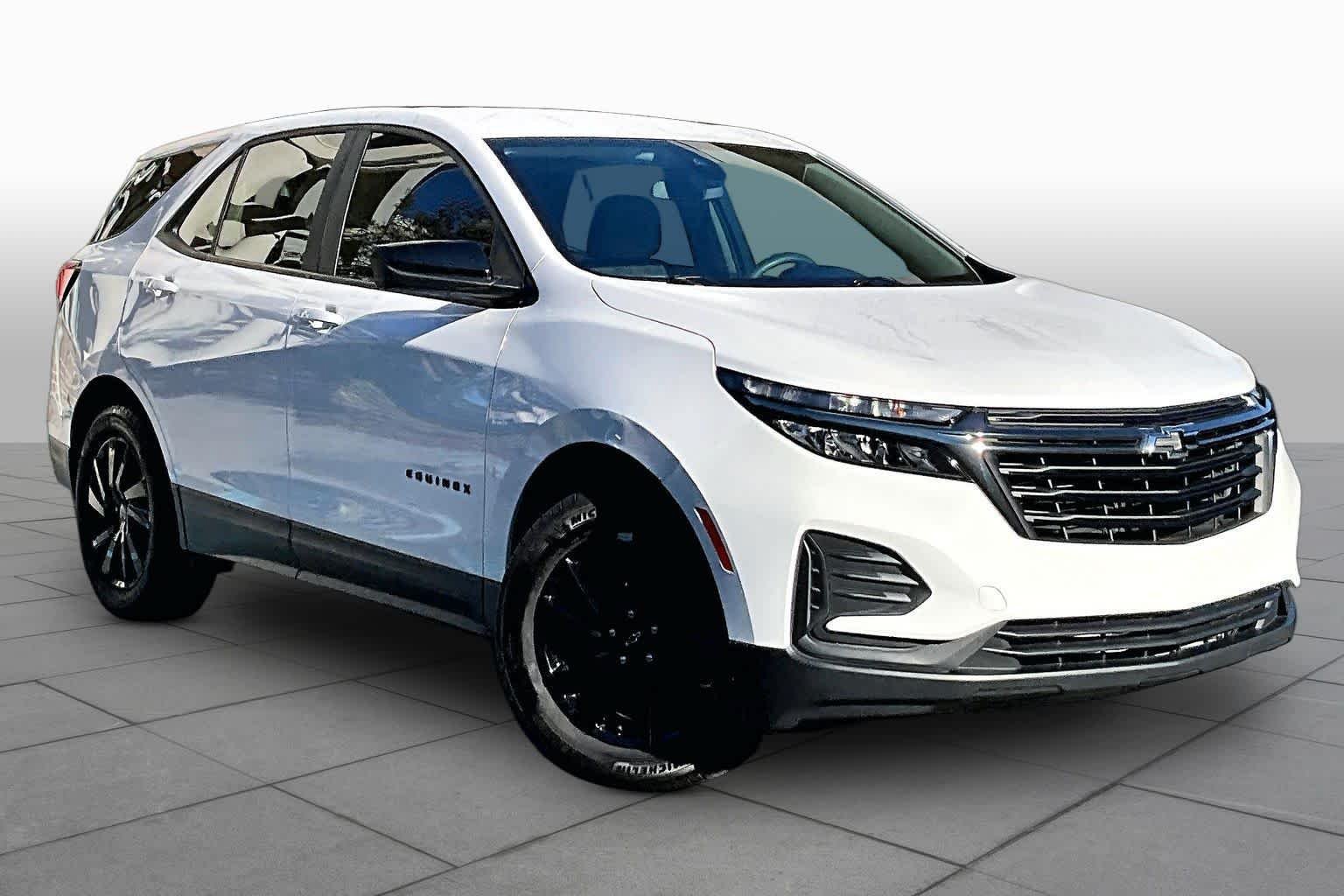 Used 2023 Chevrolet Equinox LS w/ Midnight Edition FWD image 3
