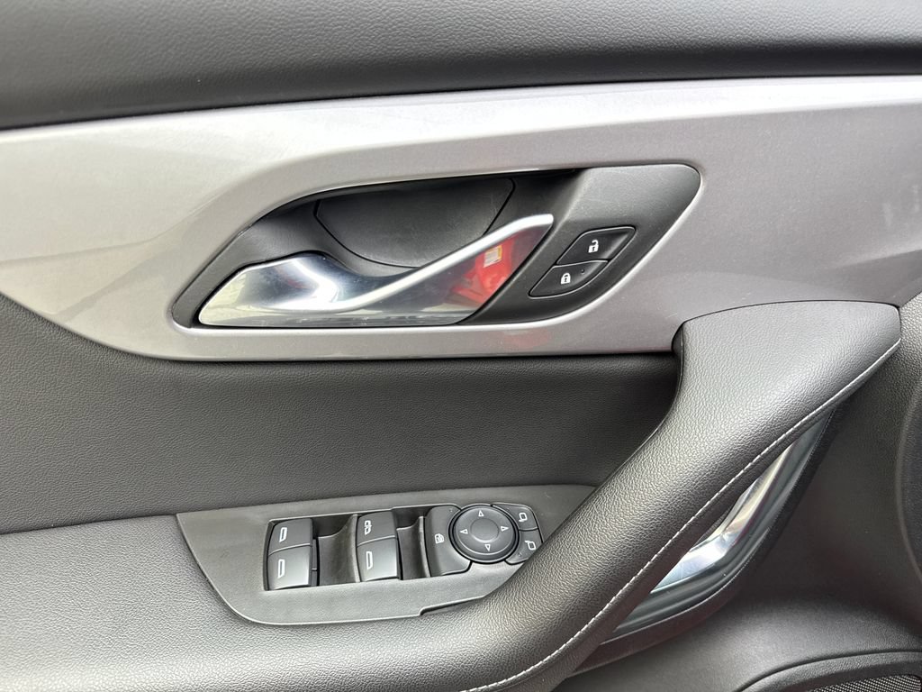 Used 2025 Chevrolet Blazer LT FWD image 31
