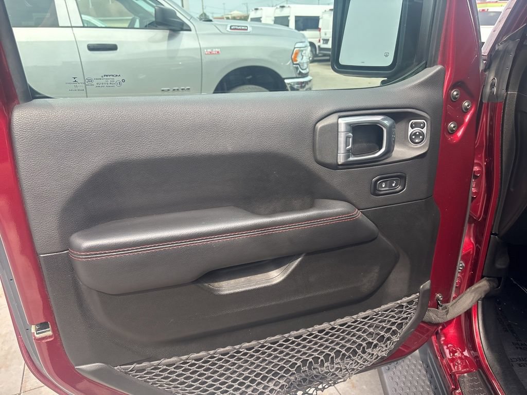 Used 2022 Jeep Wrangler Unlimited Rubicon w/ Dual Top Group AWD/4WD image 18