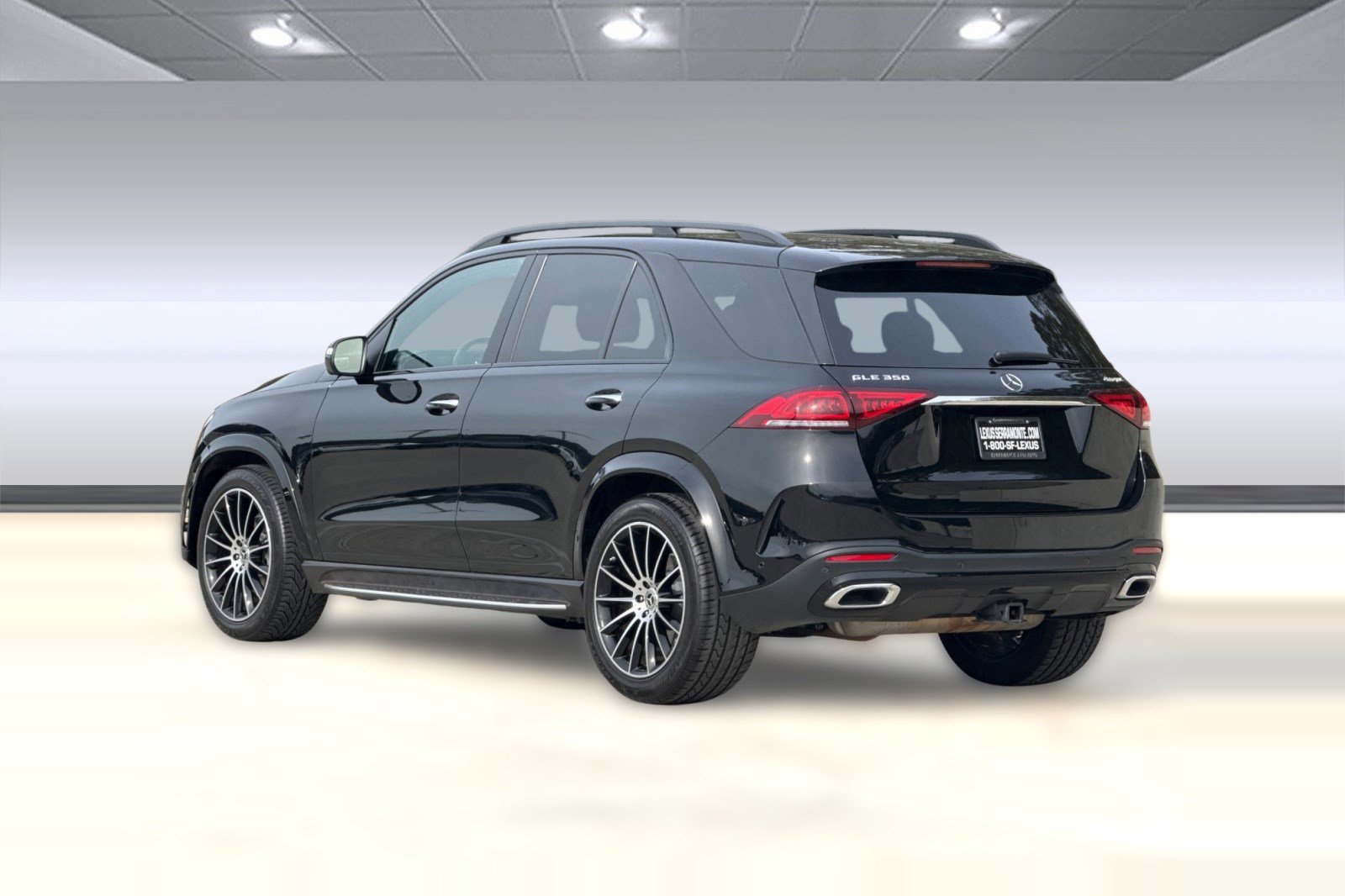 Used 2021 Mercedes-Benz GLE 350 4MATIC image 3