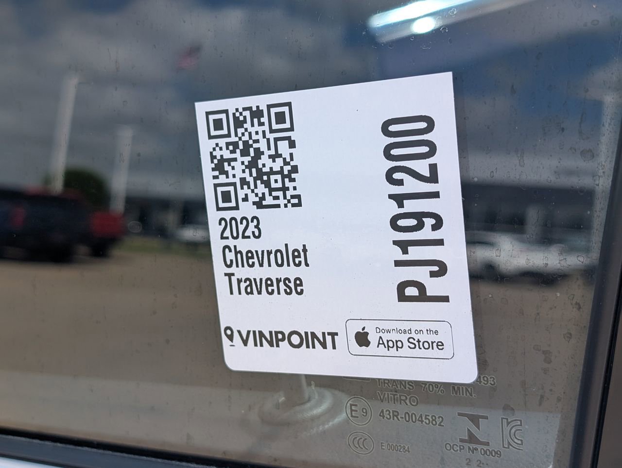 Used 2023 Chevrolet Traverse LT image 30