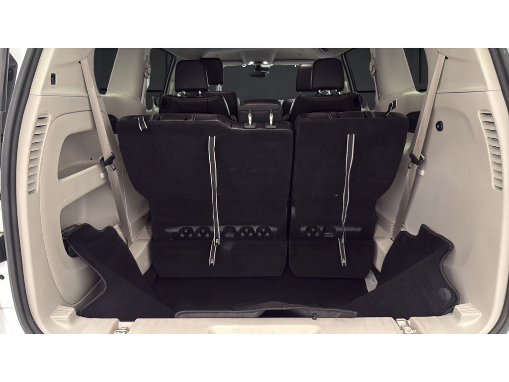 Used 2024 Chrysler Pacifica Touring-L FWD image 26