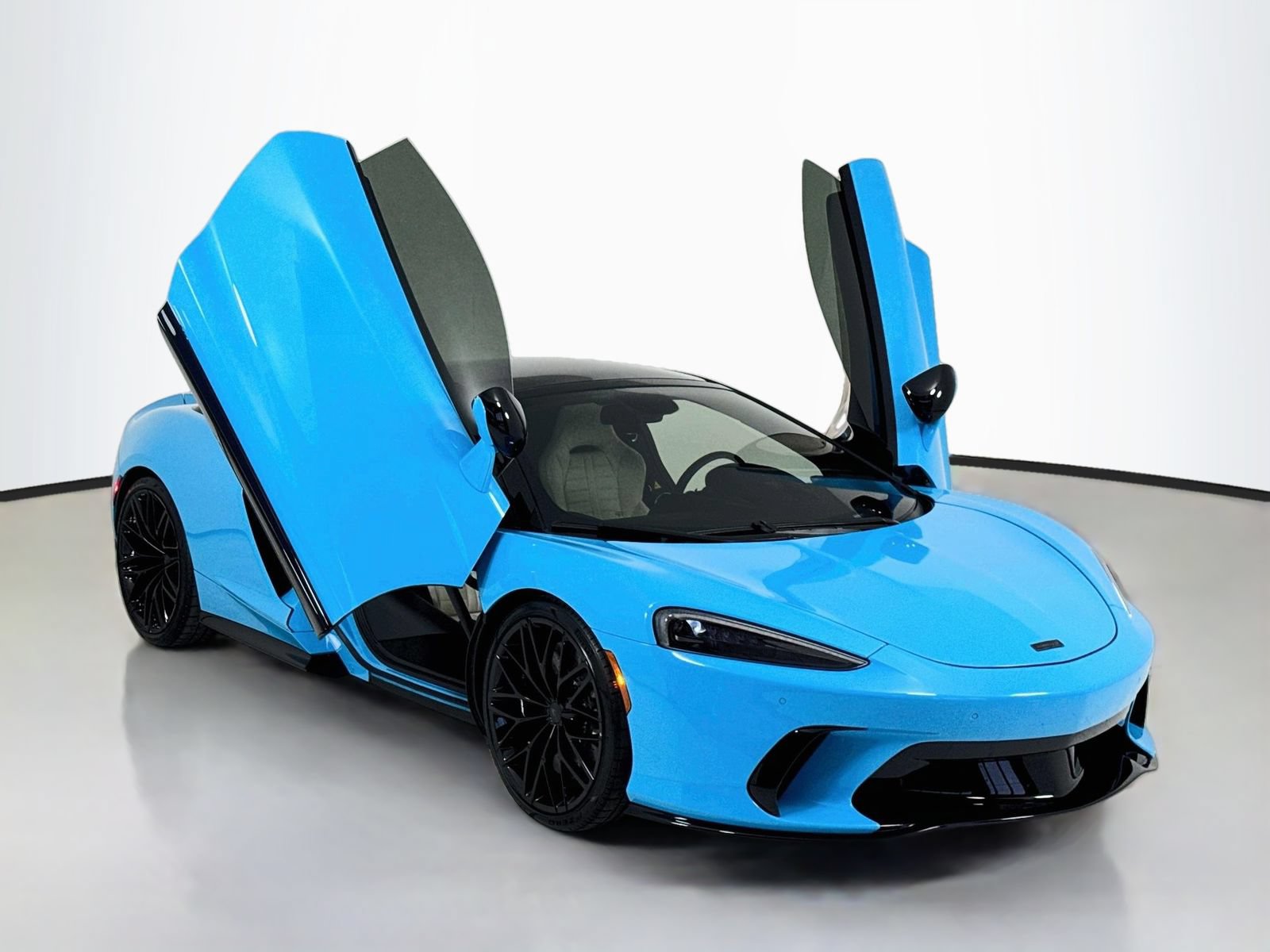 Used 2025 McLaren GTS RWD image 1