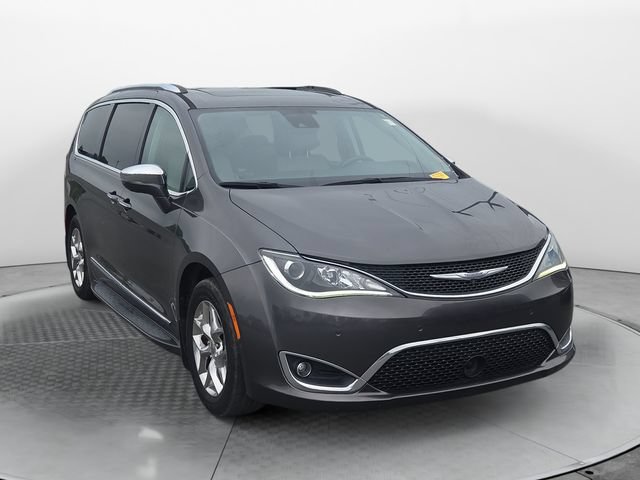 Used 2017 Chrysler Pacifica Limited w/ Advanced Safetytec Group FWD image 7