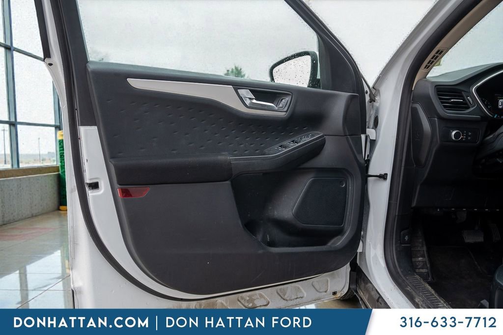 Used 2020 Ford Escape SE image 8