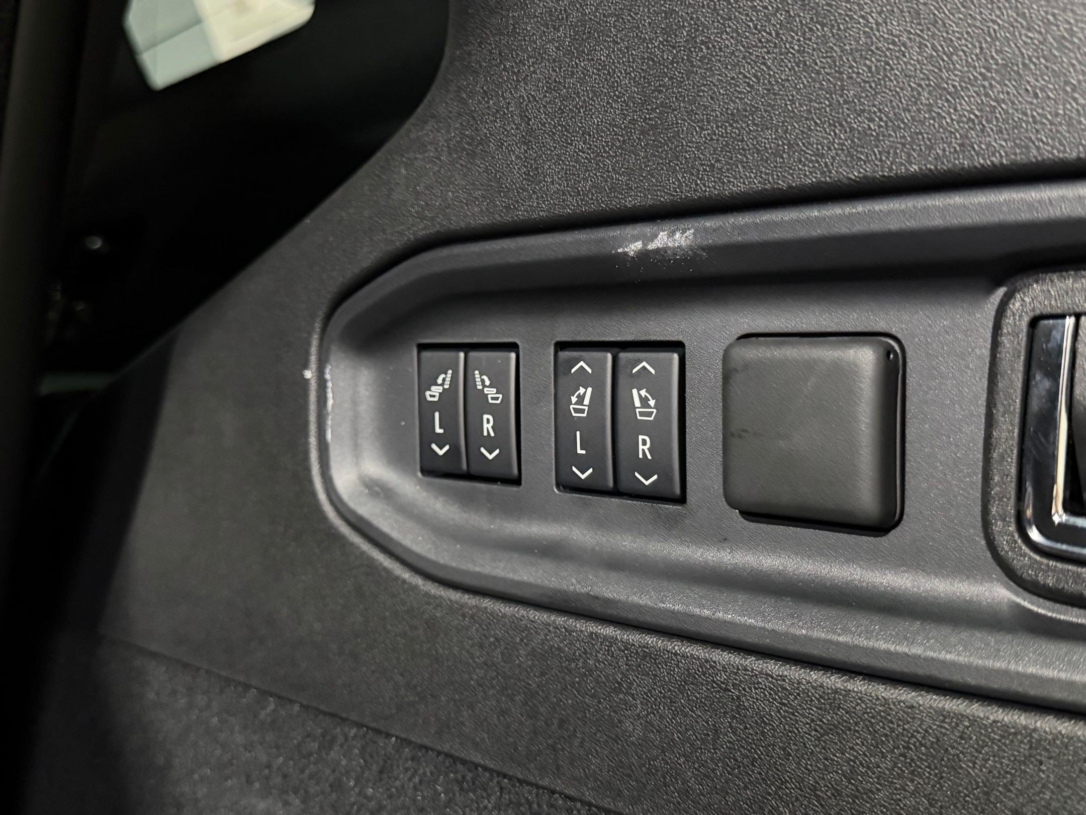 New 2026 Cadillac Vistiq Luxury AWD/4WD image 43
