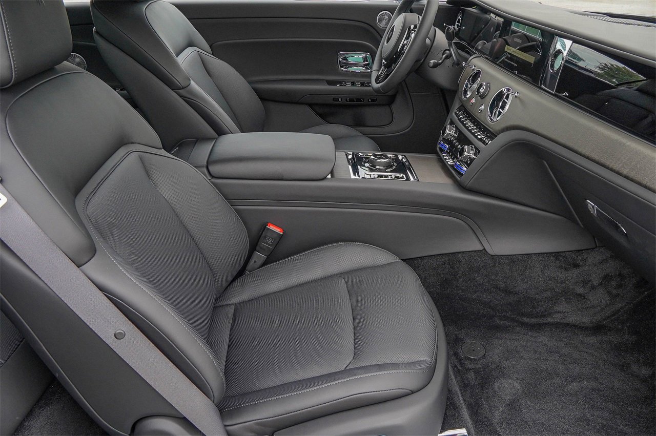 New 2025 Rolls-Royce Spectre w/ Spectre Launch Package image 46