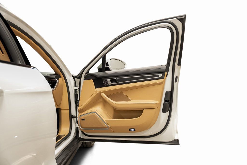 Used 2023 Porsche Panamera Platinum Edition image 53