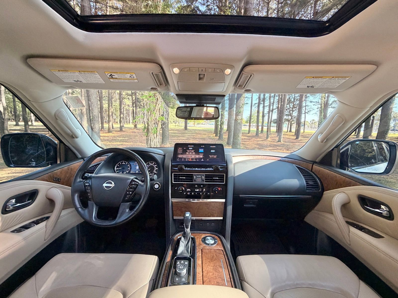 Used 2022 Nissan Armada SL w/ Captain's Chairs Package image 2