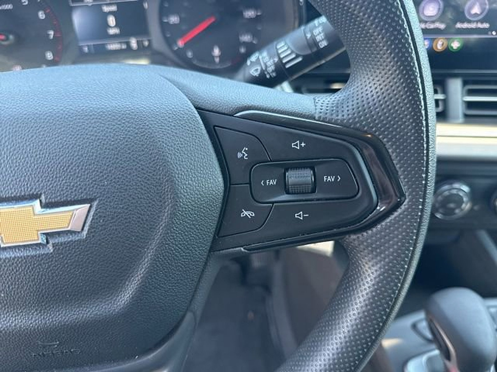 Used 2024 Chevrolet Trax LS w/ LS Convenience Package FWD image 15