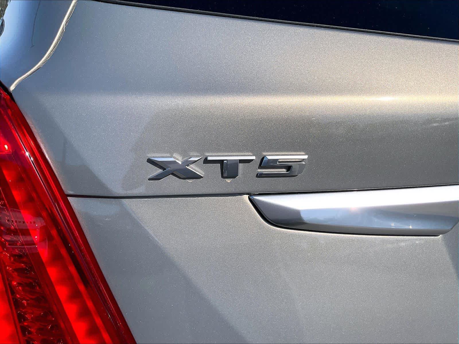 Used 2019 Cadillac XT5 FWD image 11