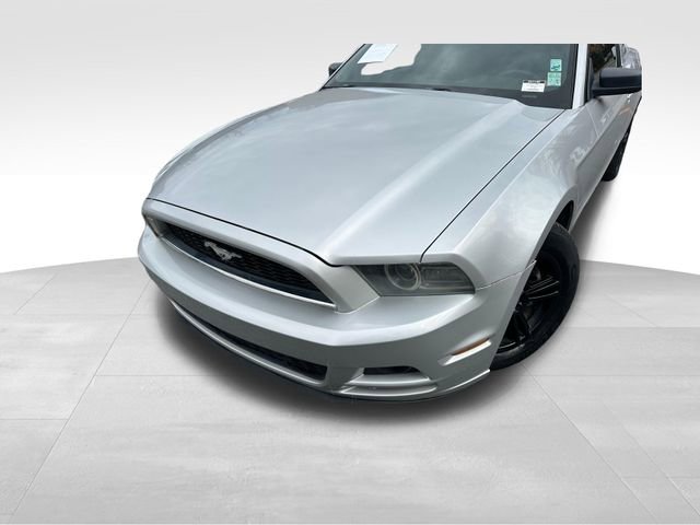 Used 2013 Ford Mustang Coupe RWD image 9