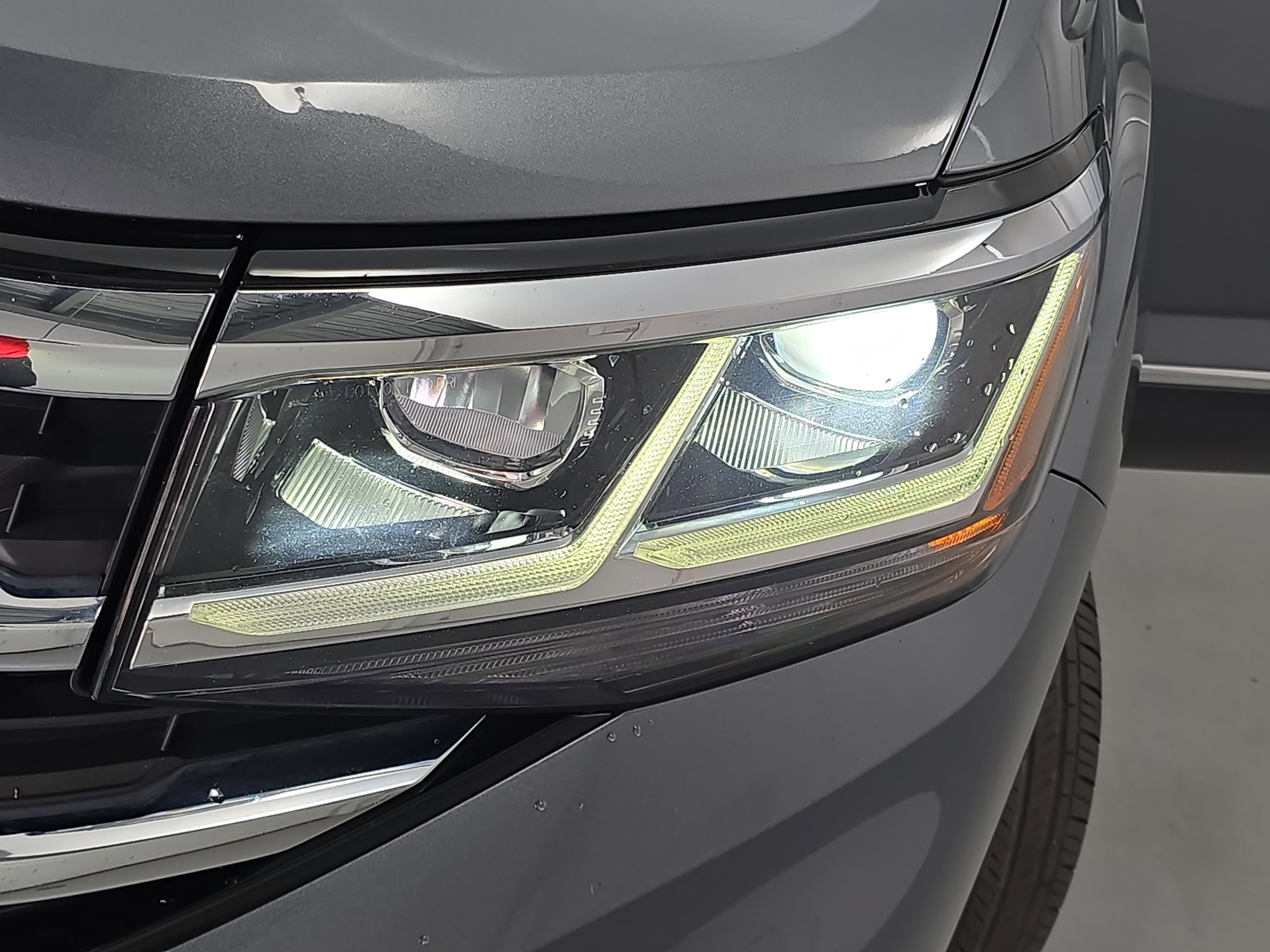 Used 2021 Volkswagen Atlas Cross Sport SEL Premium image 32