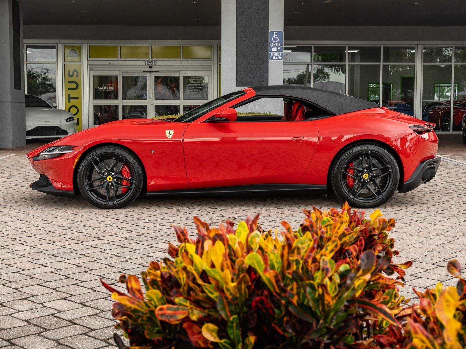Used 2024 Ferrari Roma Spider RWD image 38