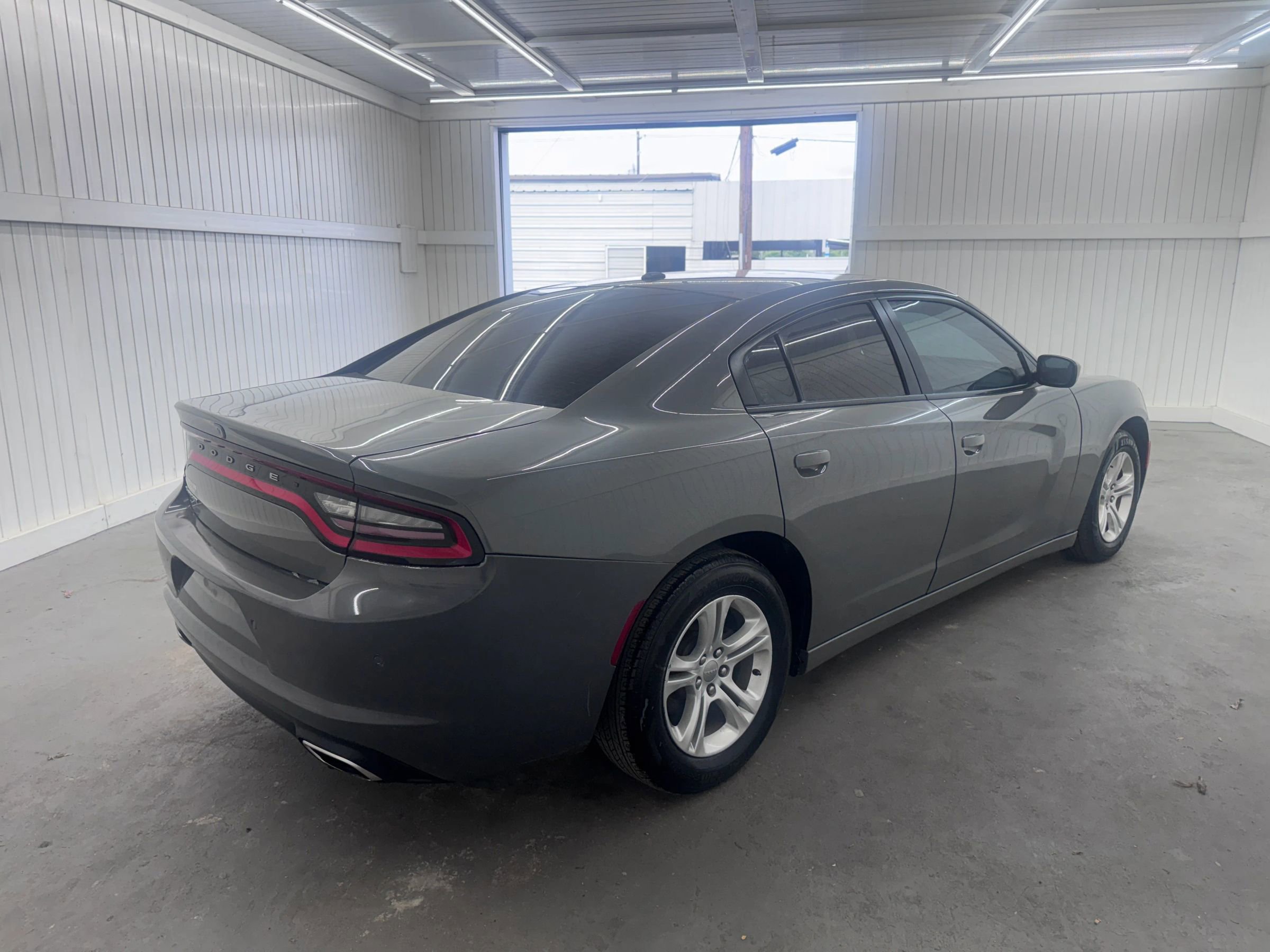 Used 2019 Dodge Charger SXT RWD image 5